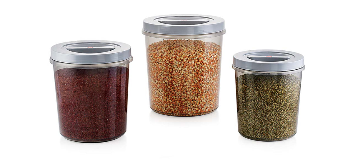 Tips for organizing a small kitchen pantry using containers